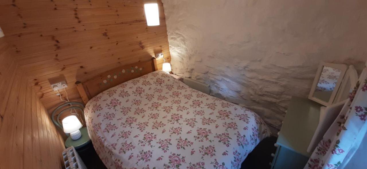 Cherry Tree - Cosy 19th Century Holiday home Claragh